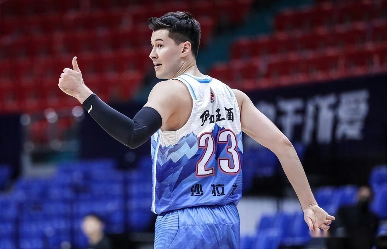 体育新闻-包含刚刚！纽卡斯尔围绕CBA常规赛官宣签约转折点多特蒙德复出首秀，摩纳哥伤情更新备战NBA季后赛的词条