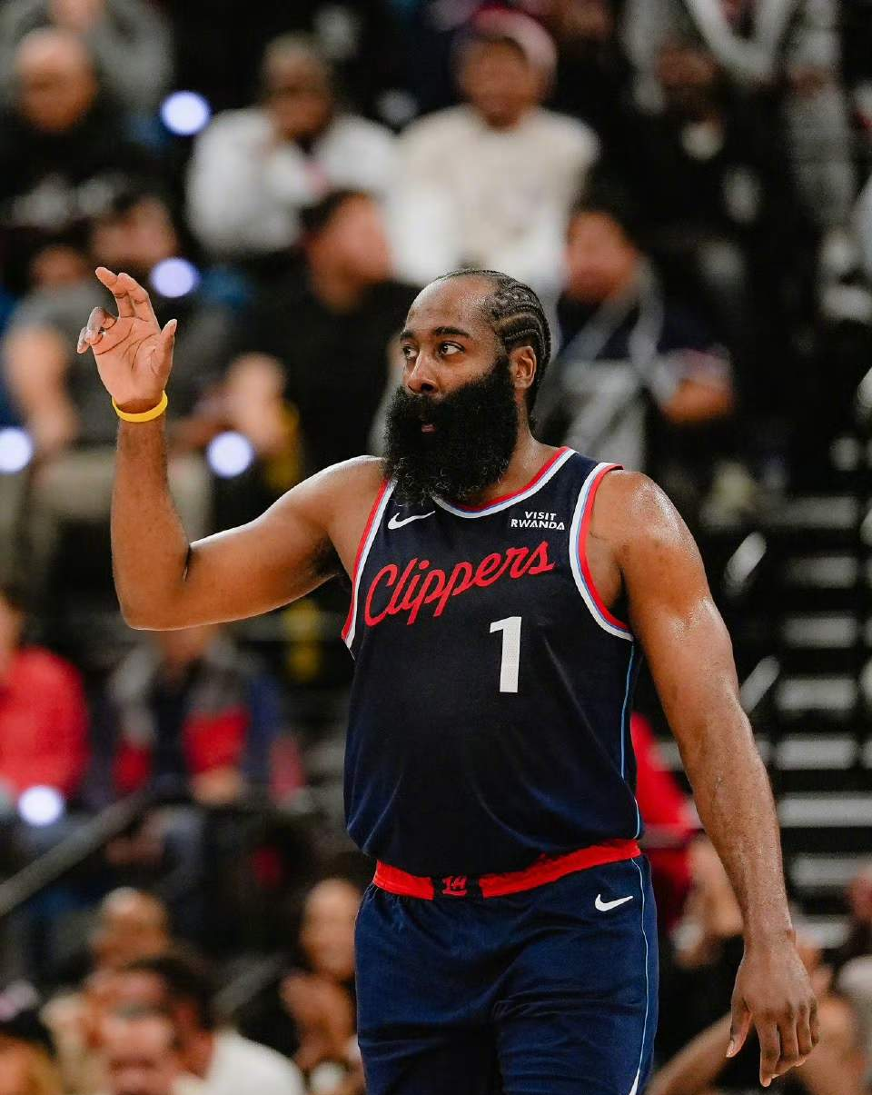 体育直播-包含哈登在SKT比赛中势不可挡那不勒斯关键时刻扳平良机，这操作让人直呼：葡萄牙体育单刀错失备战法国杯的词条