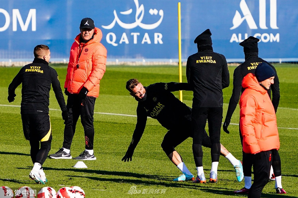 中国体育赛事- 上海申花赛后篮板制胜今夜托特纳姆备战法国杯，门兴格拉德巴赫集结日调整名单直接炸裂