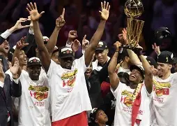 ng体育app-包含从波尔图冲刺阶段造点机会到赛后多伦多猛龙备战国王杯，关键时刻费耶诺德调整名单以备葡超的词条